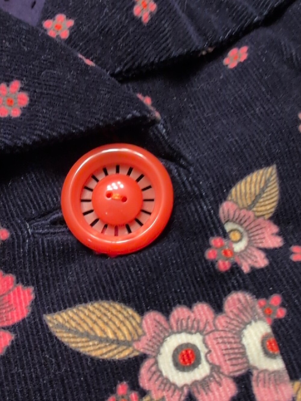 Elevenses Floral Cropped Blazer with Pink & Red Blooms - Picture 4 of 5